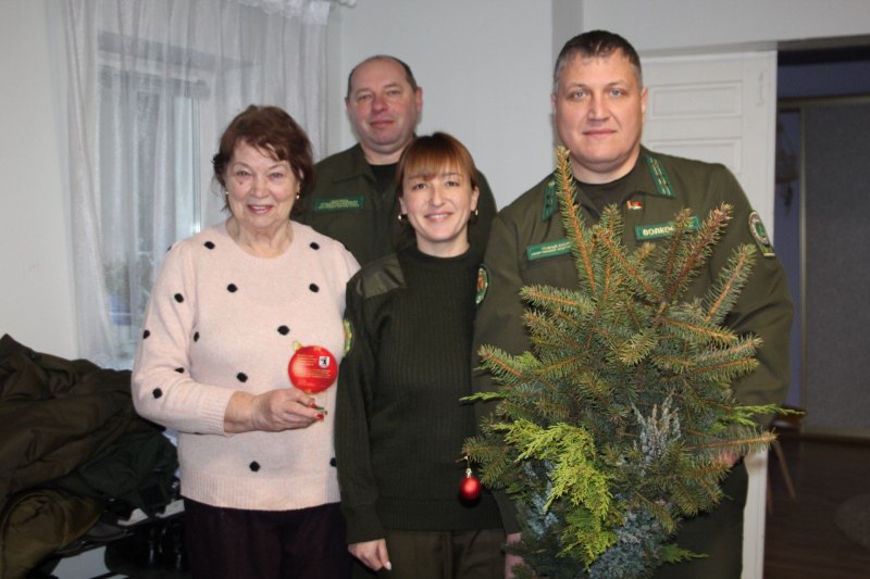 Малолетнюю узницу концлагеря Дарью РУЧИЦУ поздравили с праздниками