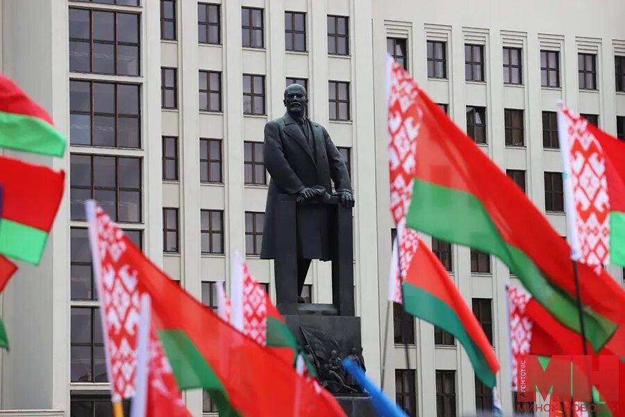 7 ноября в Беларуси отмечается День Октябрьской революции. Этот день напоминает нам о стремлении к справедливости, трудовому подвигу и вере в лучшее будущее.