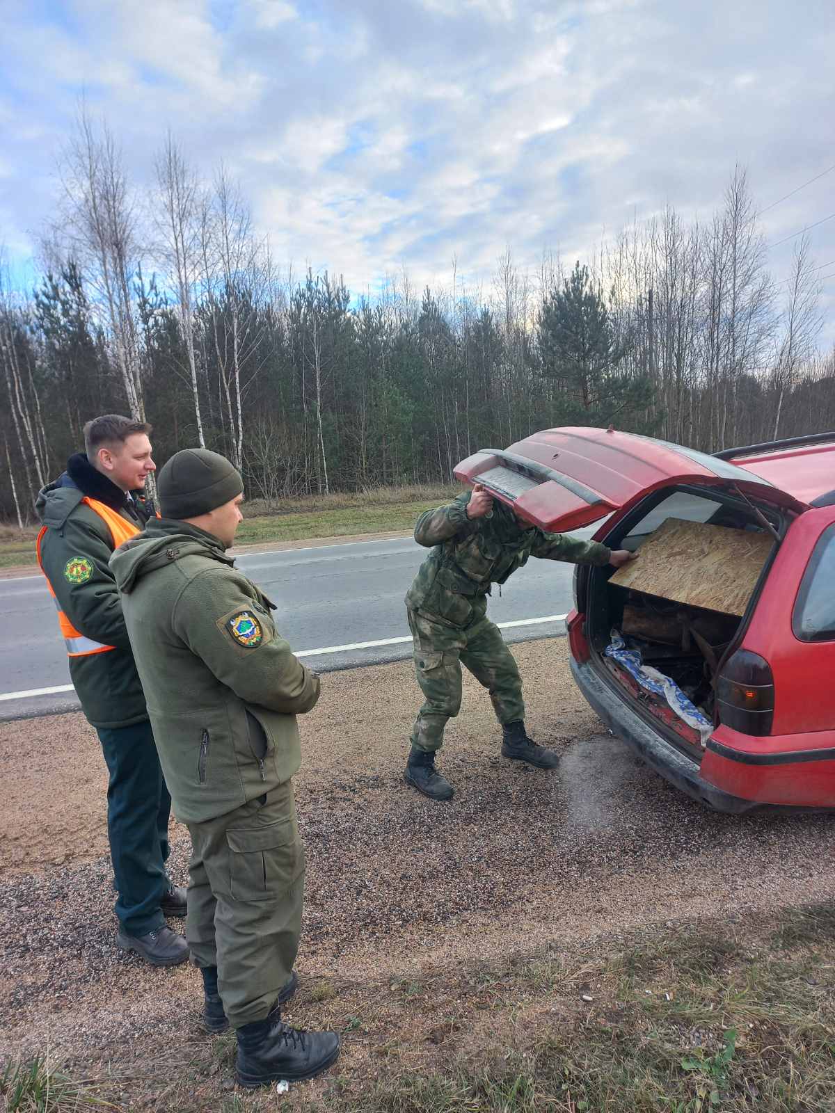 Государственная лесная охрана Сморгонского опытного лесхоза работает в усиленном режиме.