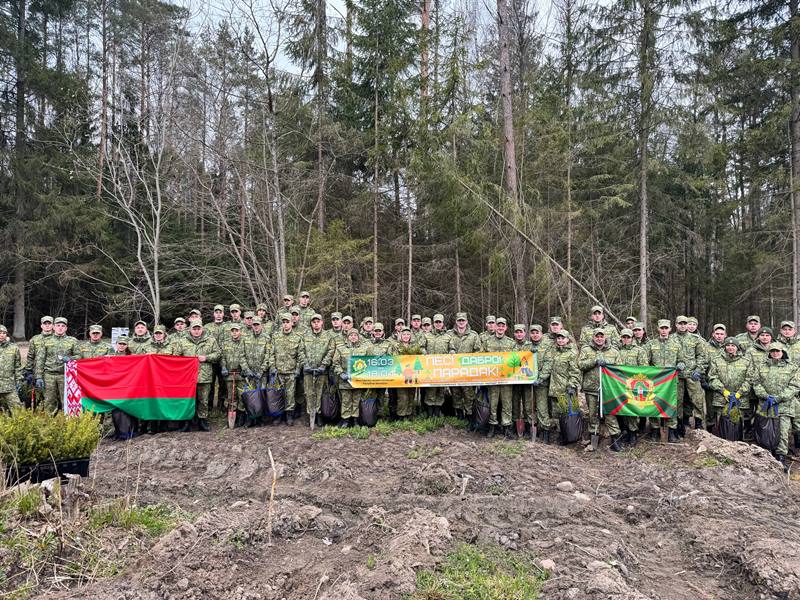 Военнослужащие Сморгонской пограничной группы поддержали экологическую акцию