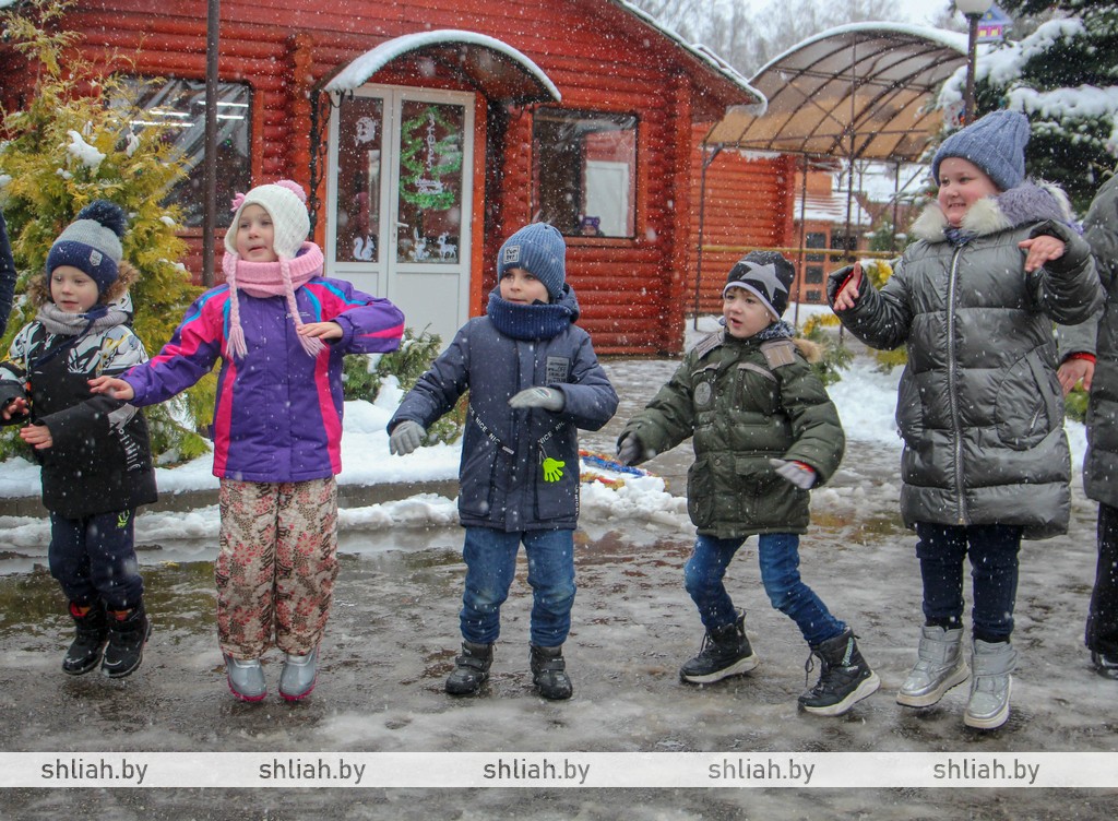 В «Ореховке» провели утренник для детей РЦТДМ и лесхоза (ВИДЕО)