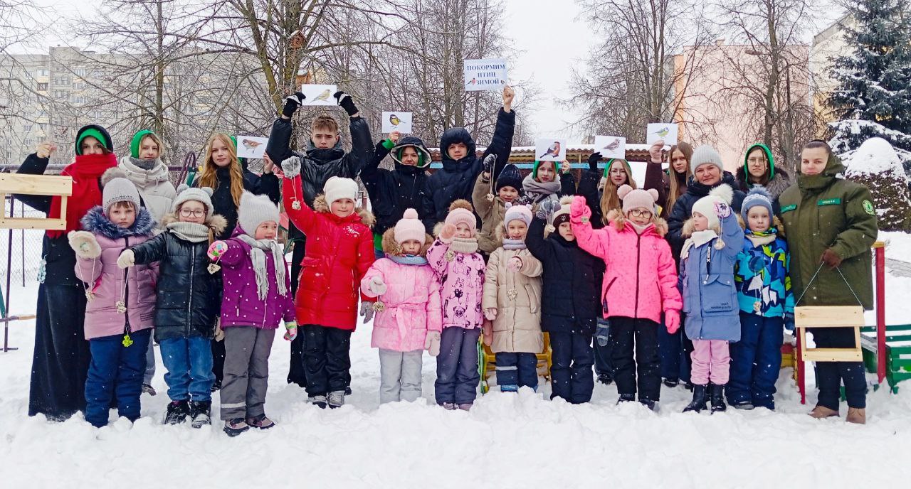 Двойная забота: собственными руками для природы и птиц от «Медвежат», «Лесного дозора» и Сморгонского опытного лесхоза!»